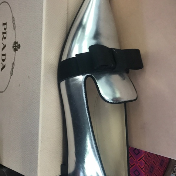 New authentic Prada size 9 - Picture 2 of 3